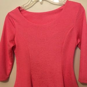 2 BLOUSES   SALMON AND WHITE FORM FITTING  SIZE XS